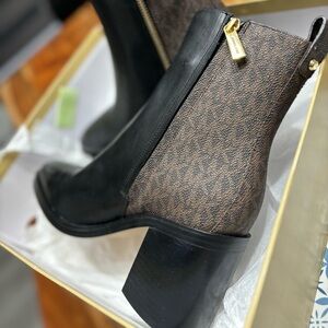 Michael Kors Ankle Boots Size 7 New